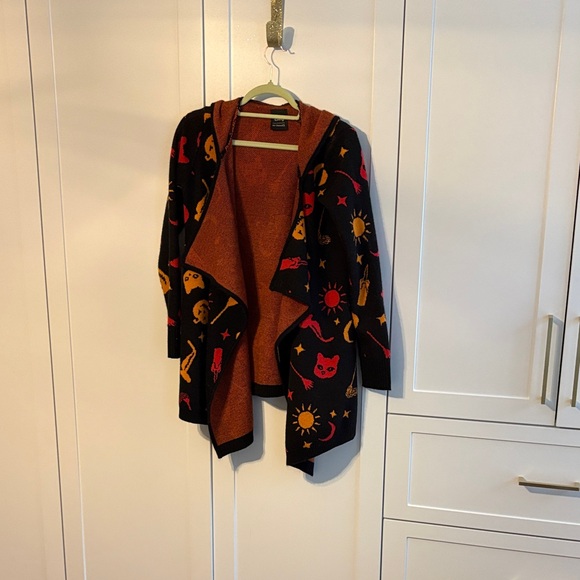 Disney Sweaters - Disney Her Universe Hocus Pocus long cardigan